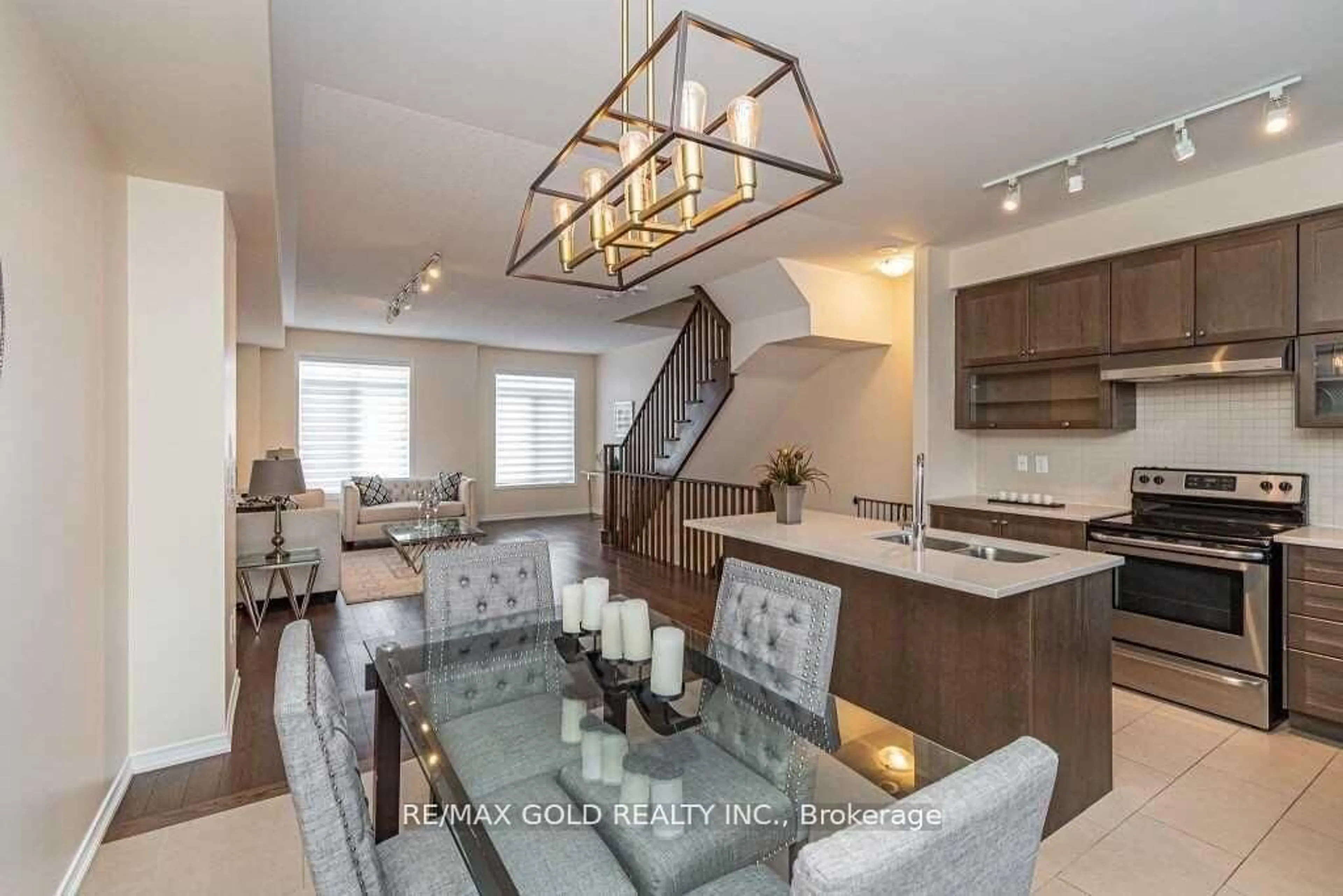Open concept kitchen, ceramic/tile floor for 436 Ladycroft Terr, Mississauga Ontario L5A 0A7