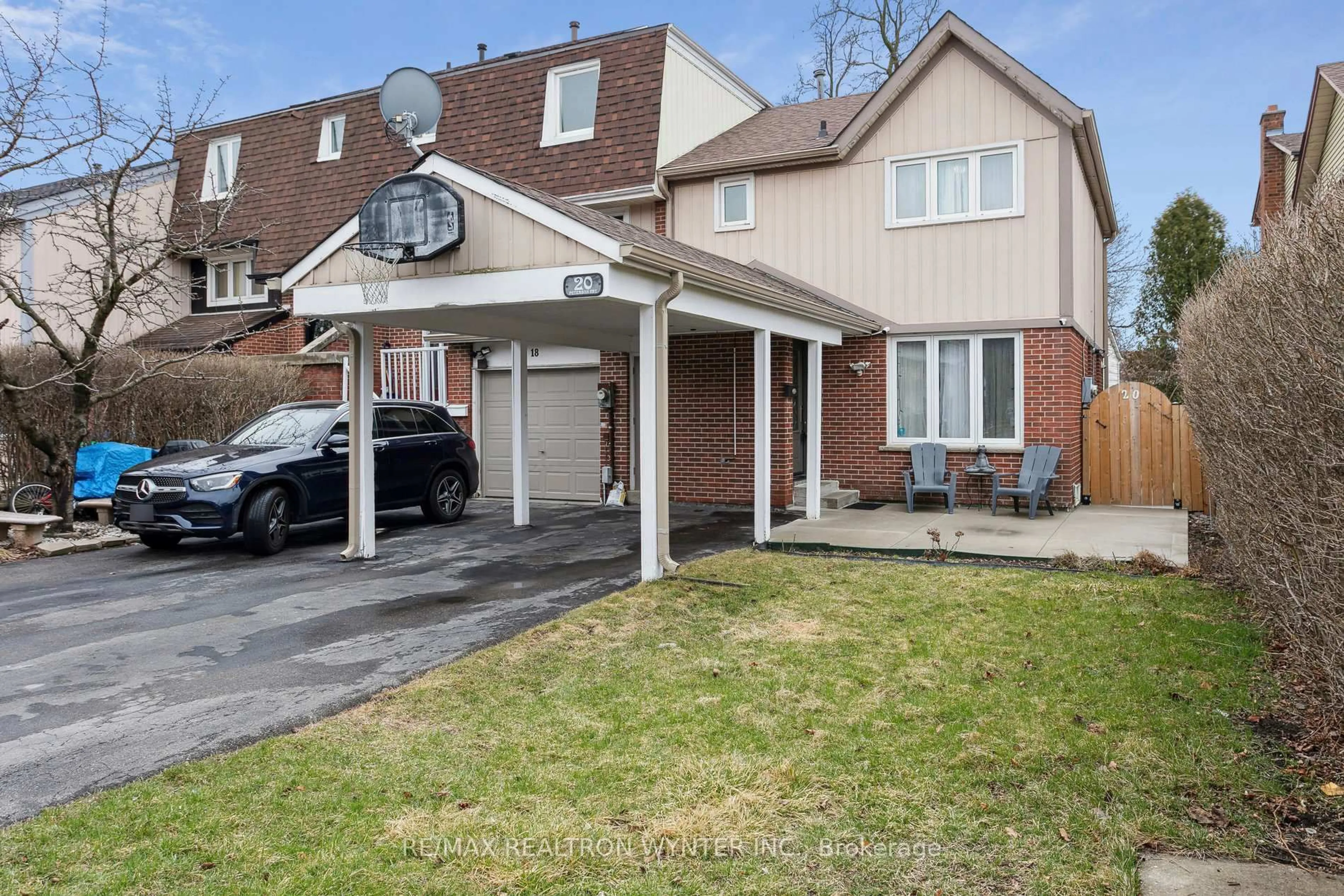 Home with brick exterior material, street for 20 Peterson Crt, Brampton Ontario L6Z 1K6