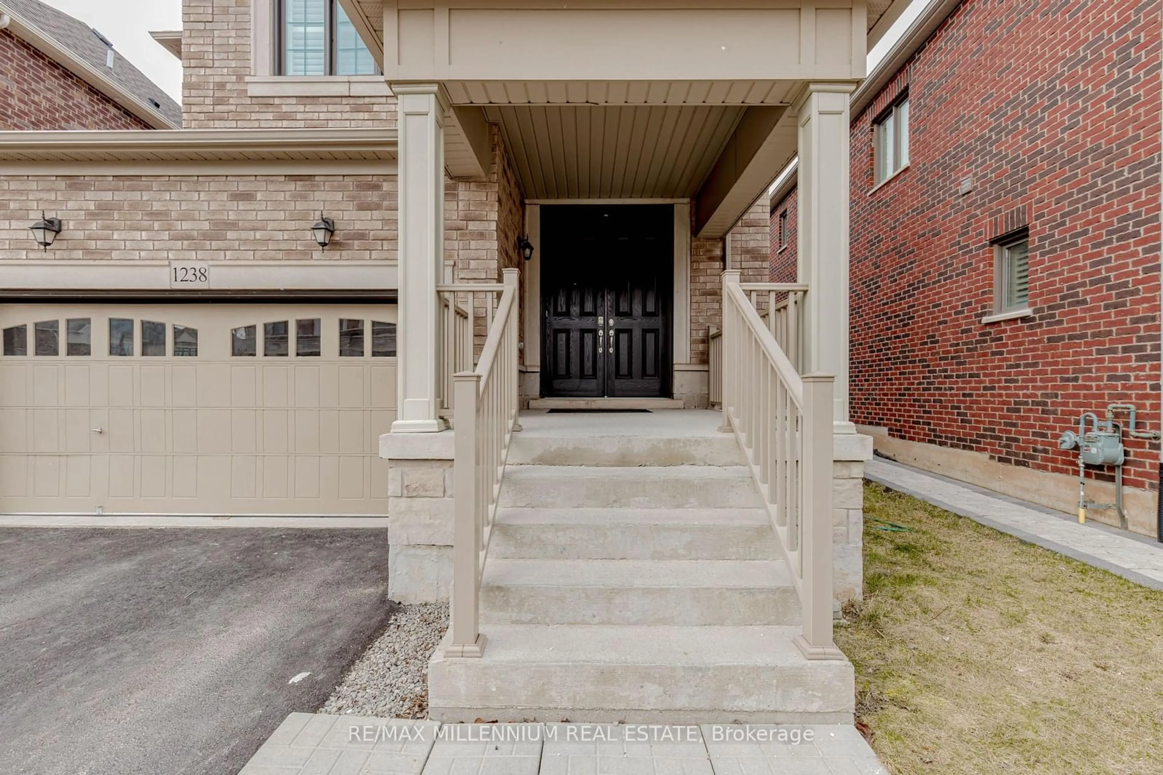 Unknown for 1238 Bowell Cres, Milton Ontario L9E 1J7