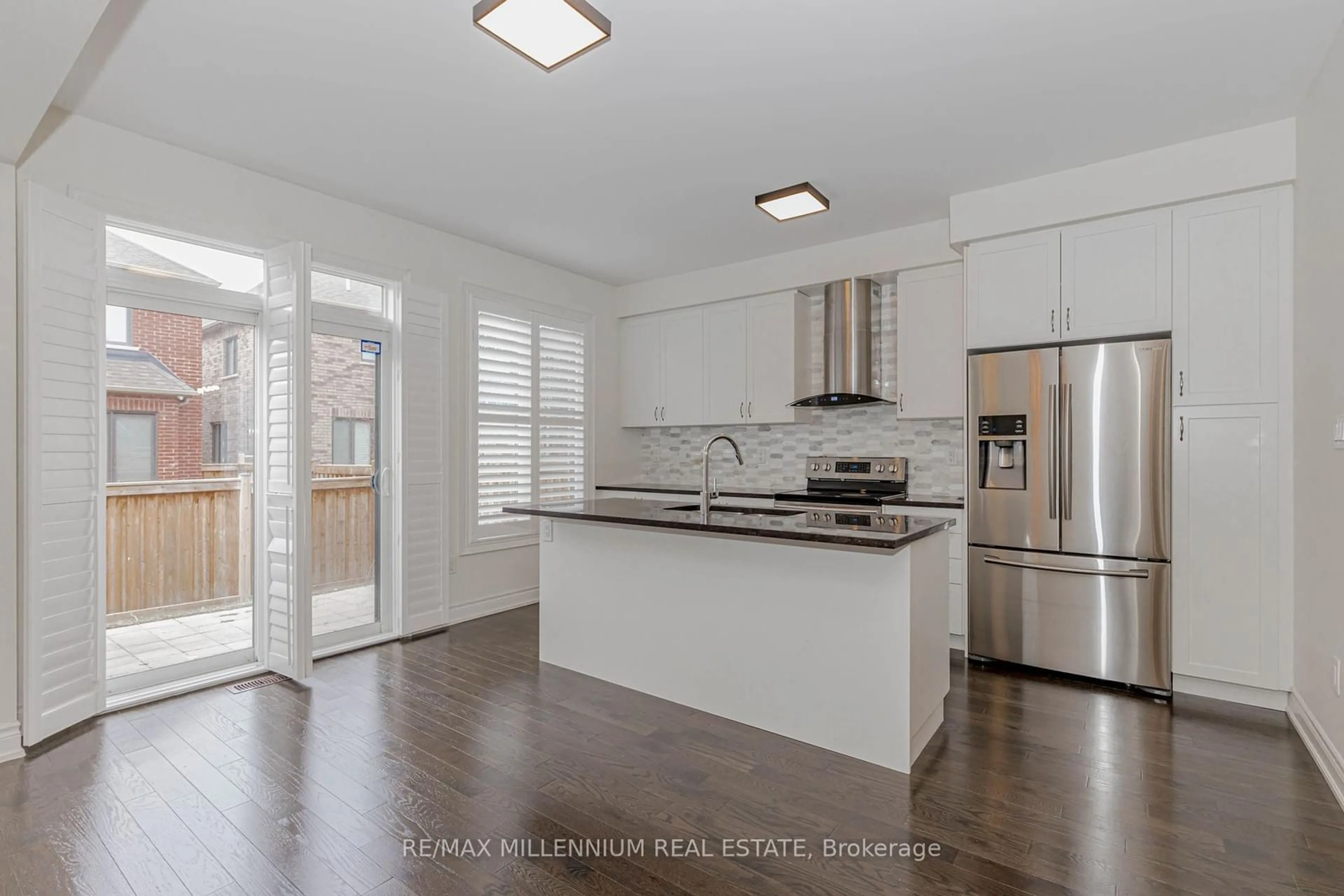 Open concept kitchen, unknown for 1238 Bowell Cres, Milton Ontario L9E 1J7