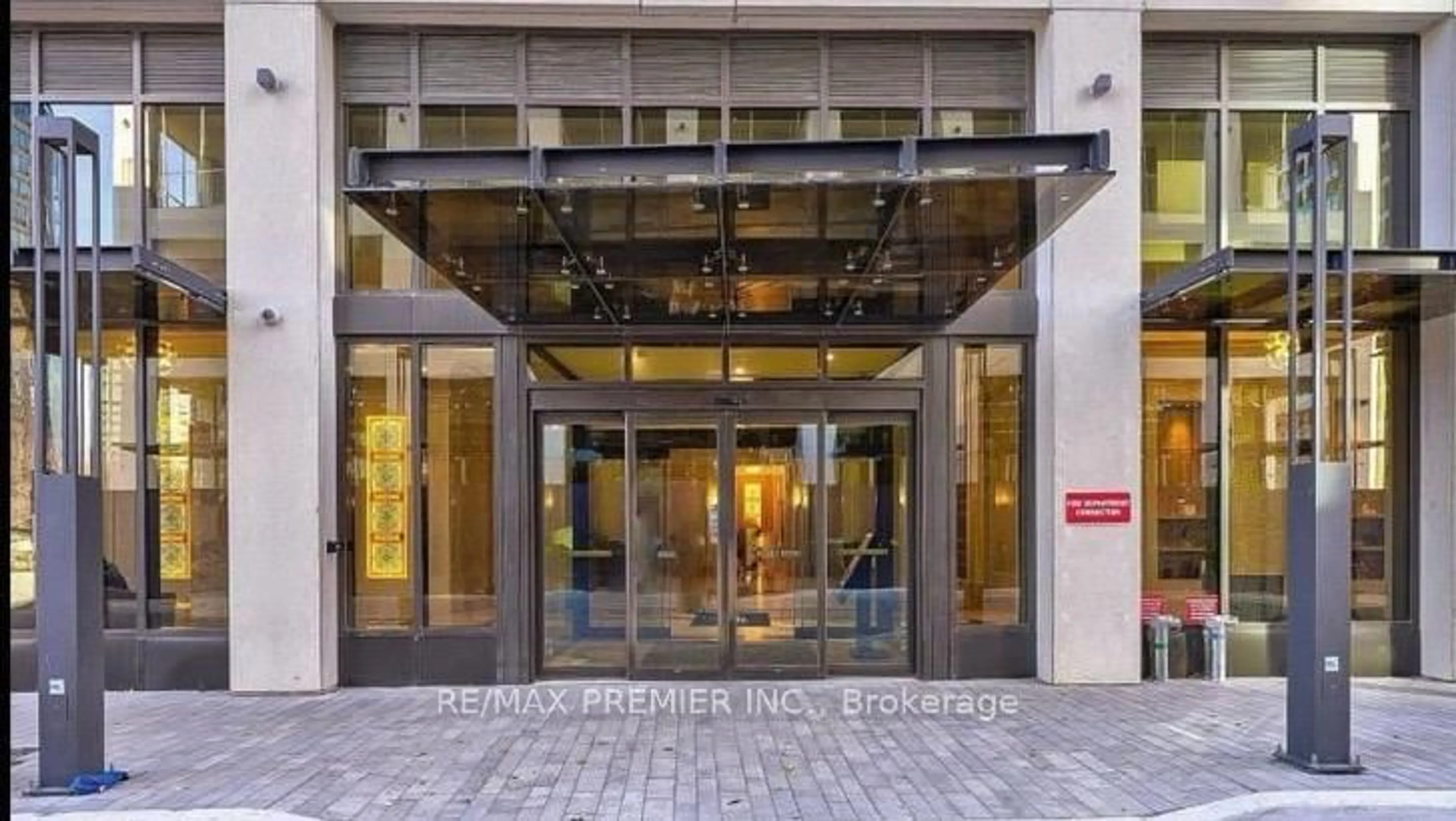Indoor foyer for 36 Elm Dr #1209, Mississauga Ontario L5B 0N3