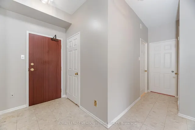 Additional property image - 100 County Court Blvd Unit 106