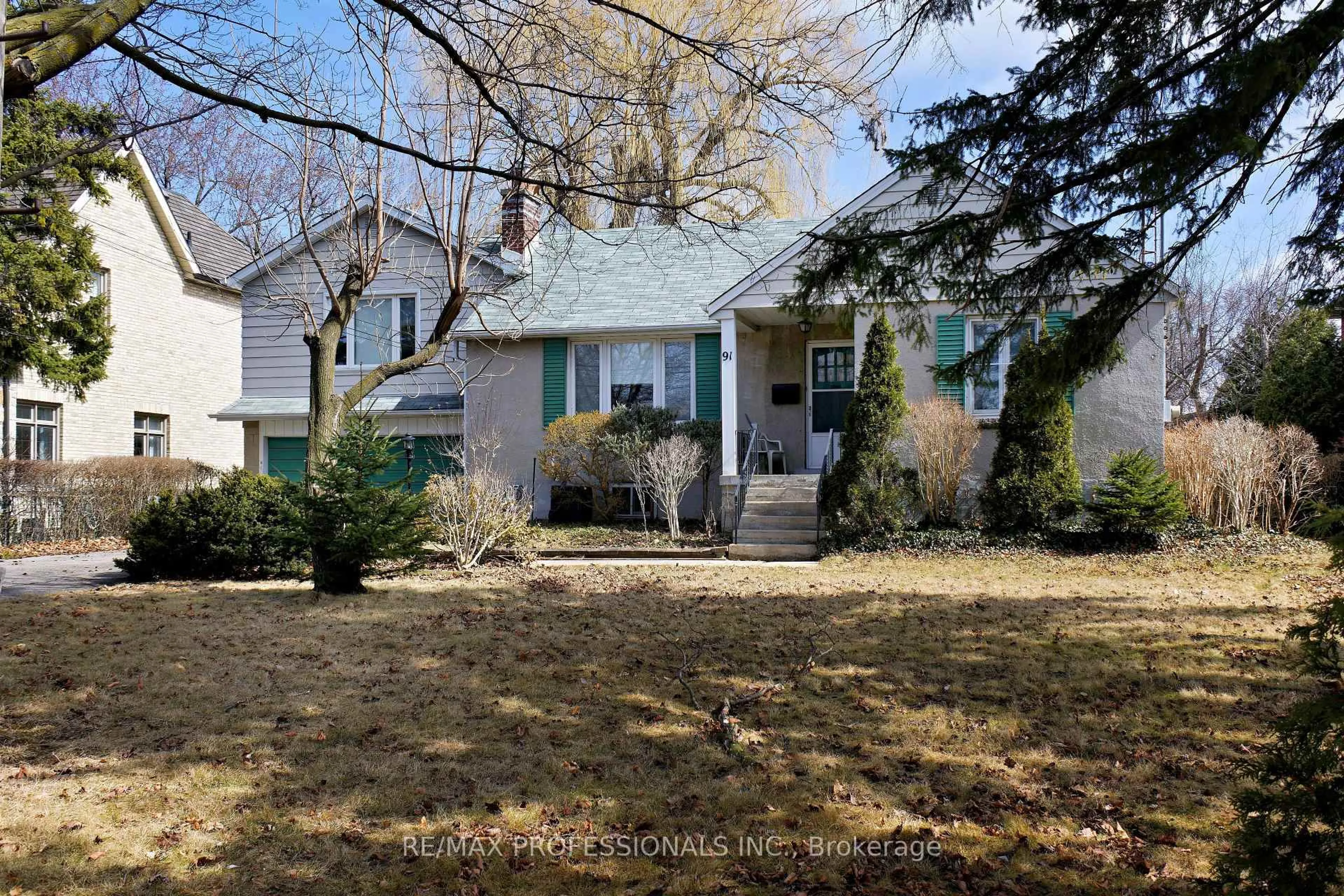 Home with vinyl exterior material, street for 91 Warwood Rd, Toronto Ontario M9B 5B6