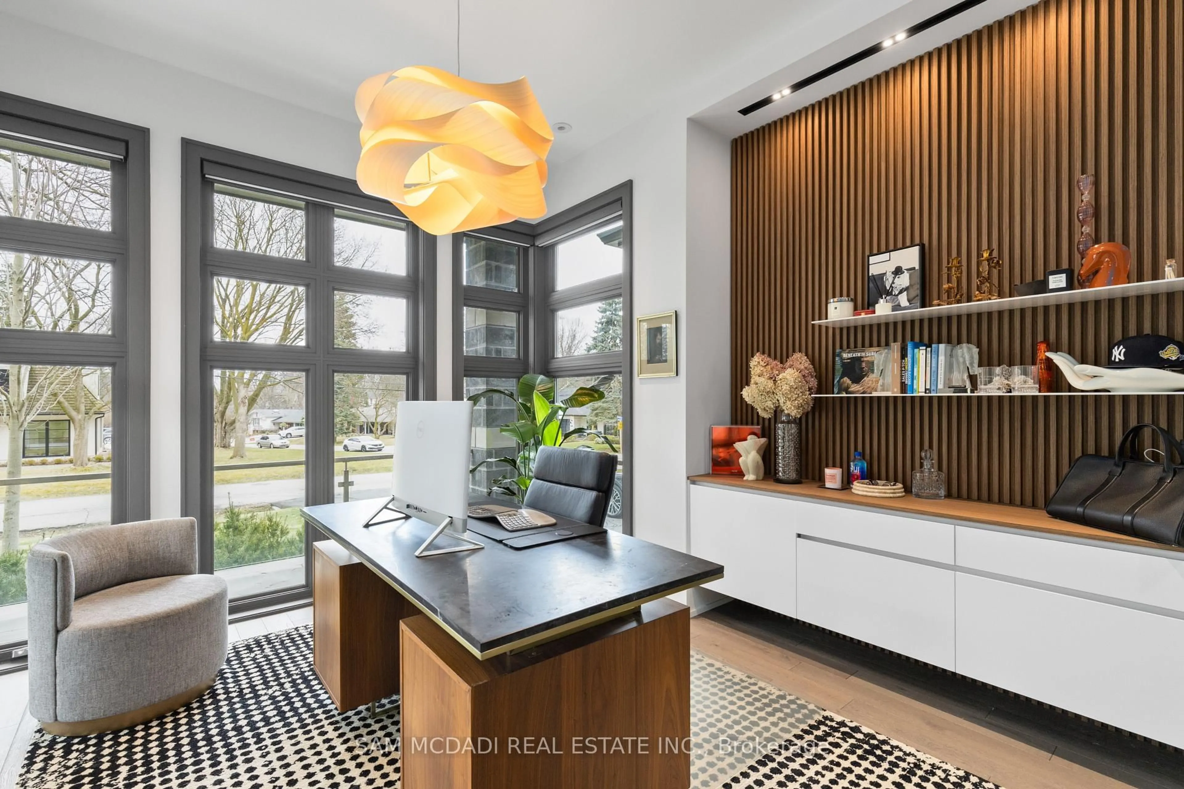 Contemporary kitchen, unknown for 267 Kenollie Ave, Mississauga Ontario L5G 2J1