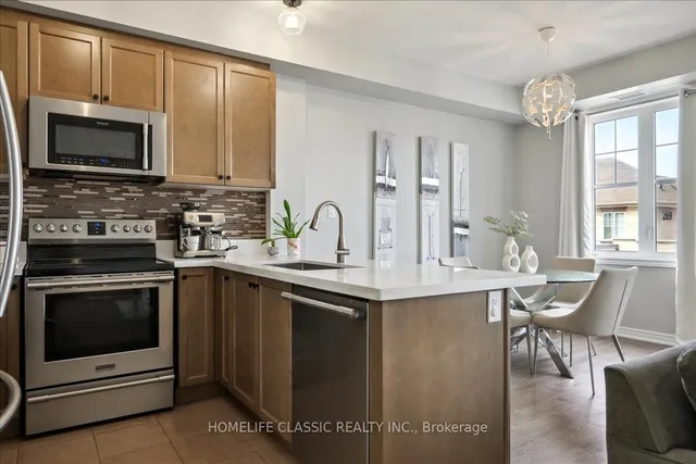 Additional property image - 2339 Sawgrass Dr Unit 301
