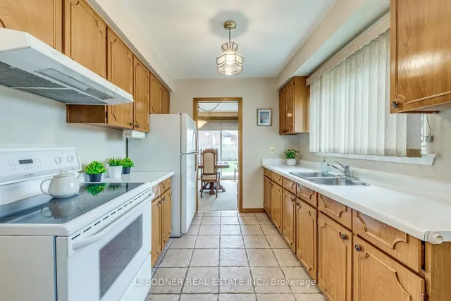Additional property image - 6899 Darcel Ave