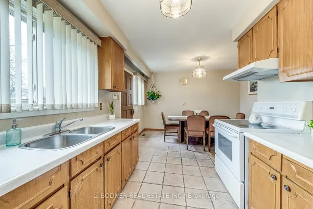 Additional property image - 6899 Darcel Ave