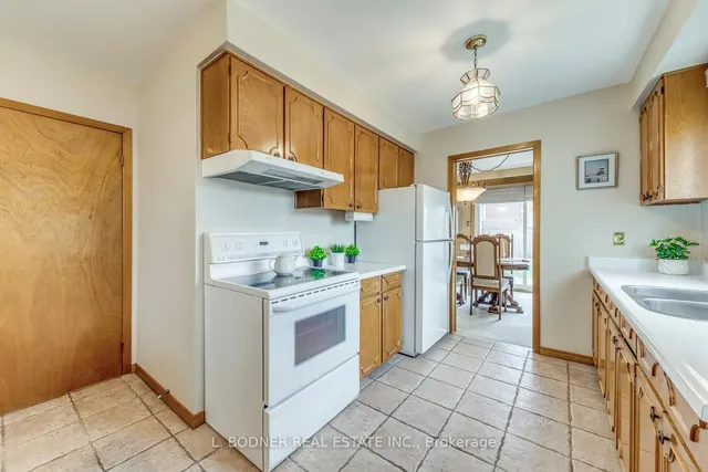 Additional property image - 6899 Darcel Ave