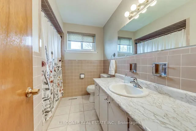 Additional property image - 6899 Darcel Ave