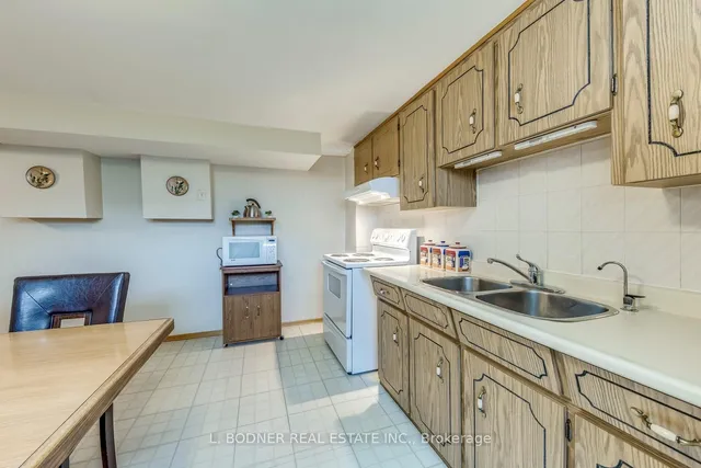 Additional property image - 6899 Darcel Ave