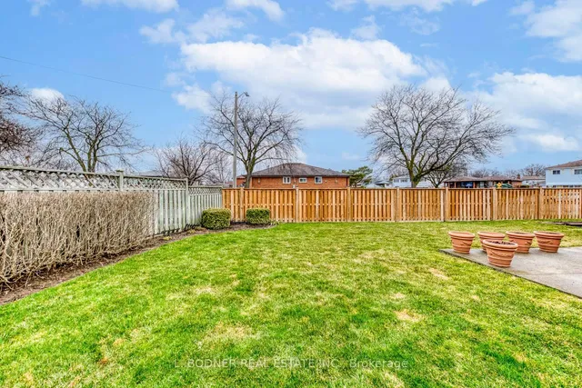 Additional property image - 6899 Darcel Ave