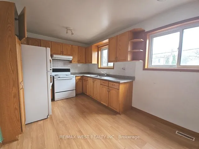 Additional property image - 385 Kipling Ave