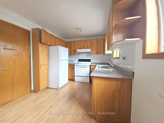 Additional property image - 385 Kipling Ave
