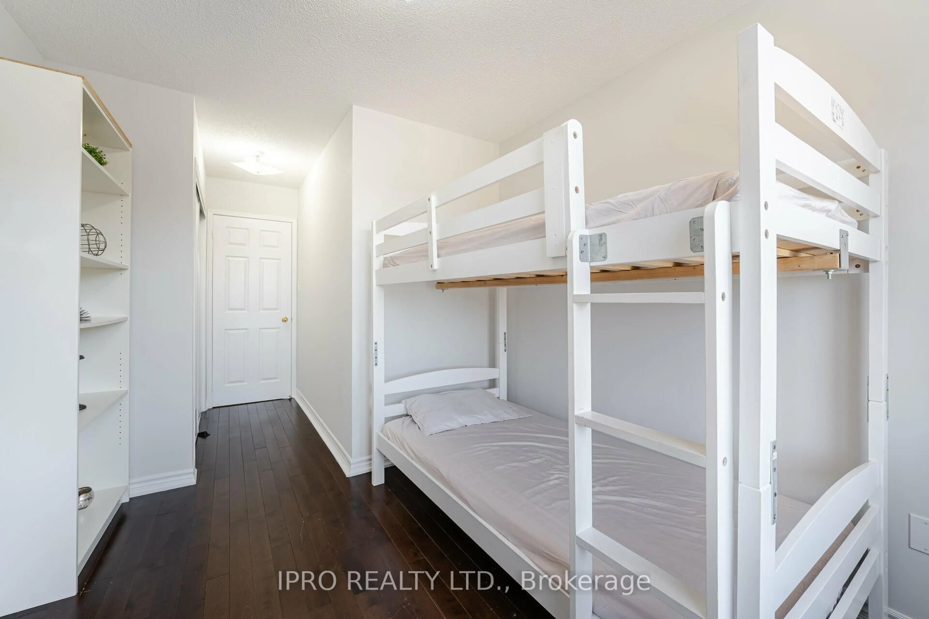 A pic of a room for 3356 Redpath Circ, Mississauga Ontario L5N 8R1
