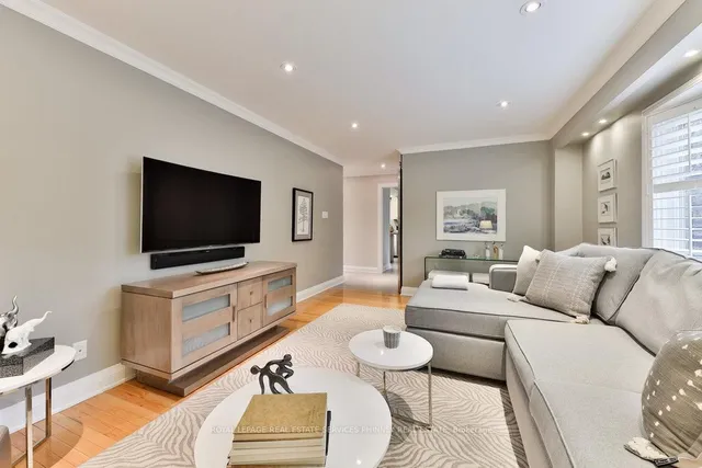 Additional property image - 402 Barclay Cres