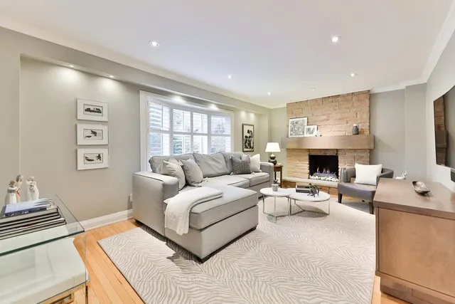 Additional property image - 402 Barclay Cres