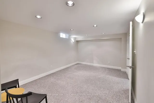 Additional property image - 402 Barclay Cres