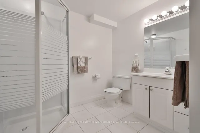 Additional property image - 402 Barclay Cres