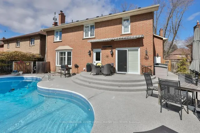 Additional property image - 402 Barclay Cres