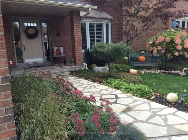 Additional property image - 402 Barclay Cres