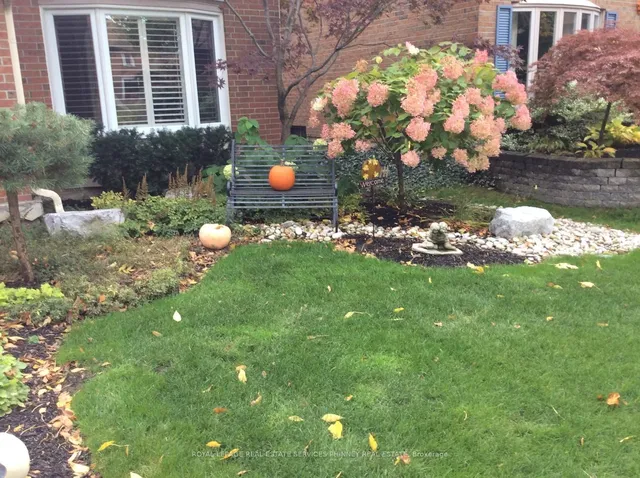 Additional property image - 402 Barclay Cres