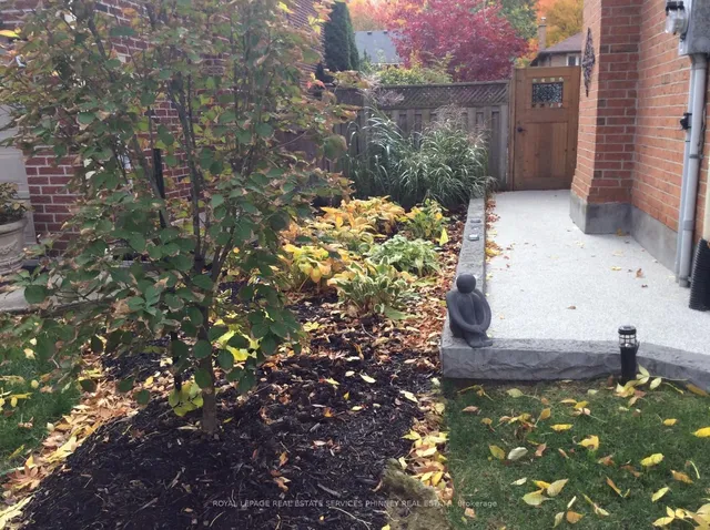 Additional property image - 402 Barclay Cres