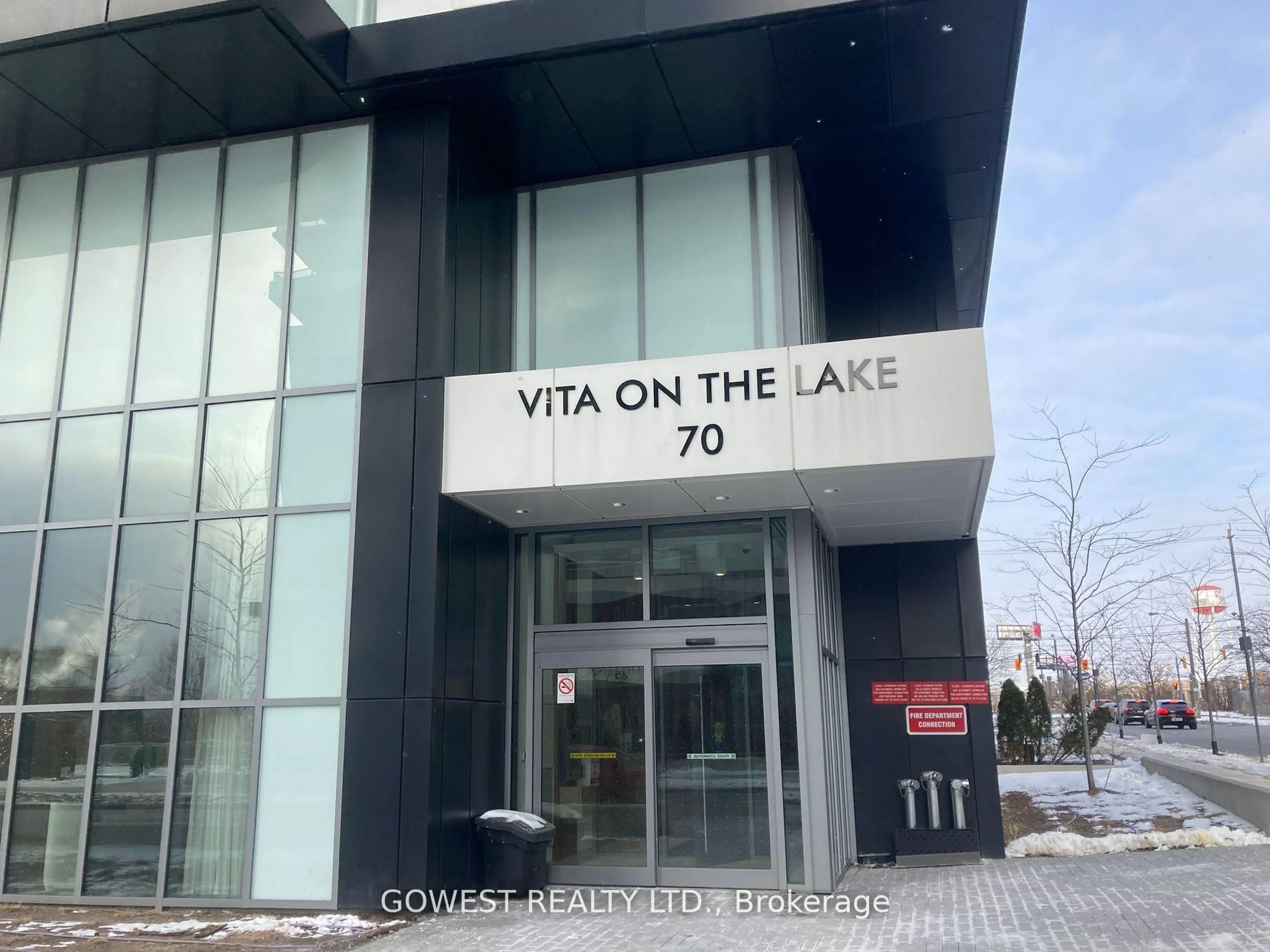 Indoor foyer for 70 Annie Craig Dr #209, Toronto Ontario M8V 0C4