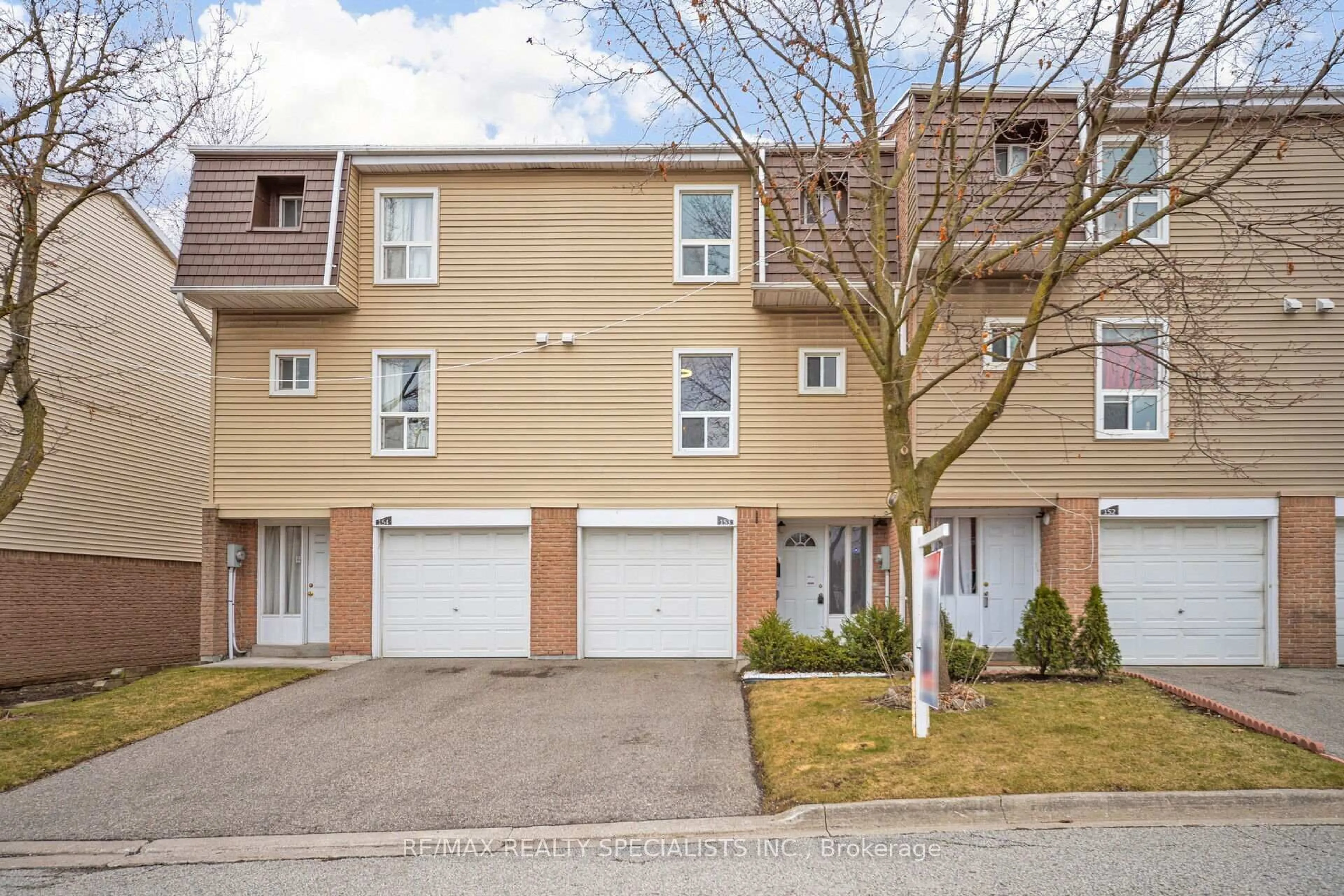 Unknown for 153 Enderby Cres, Brampton Ontario L6T 4C7