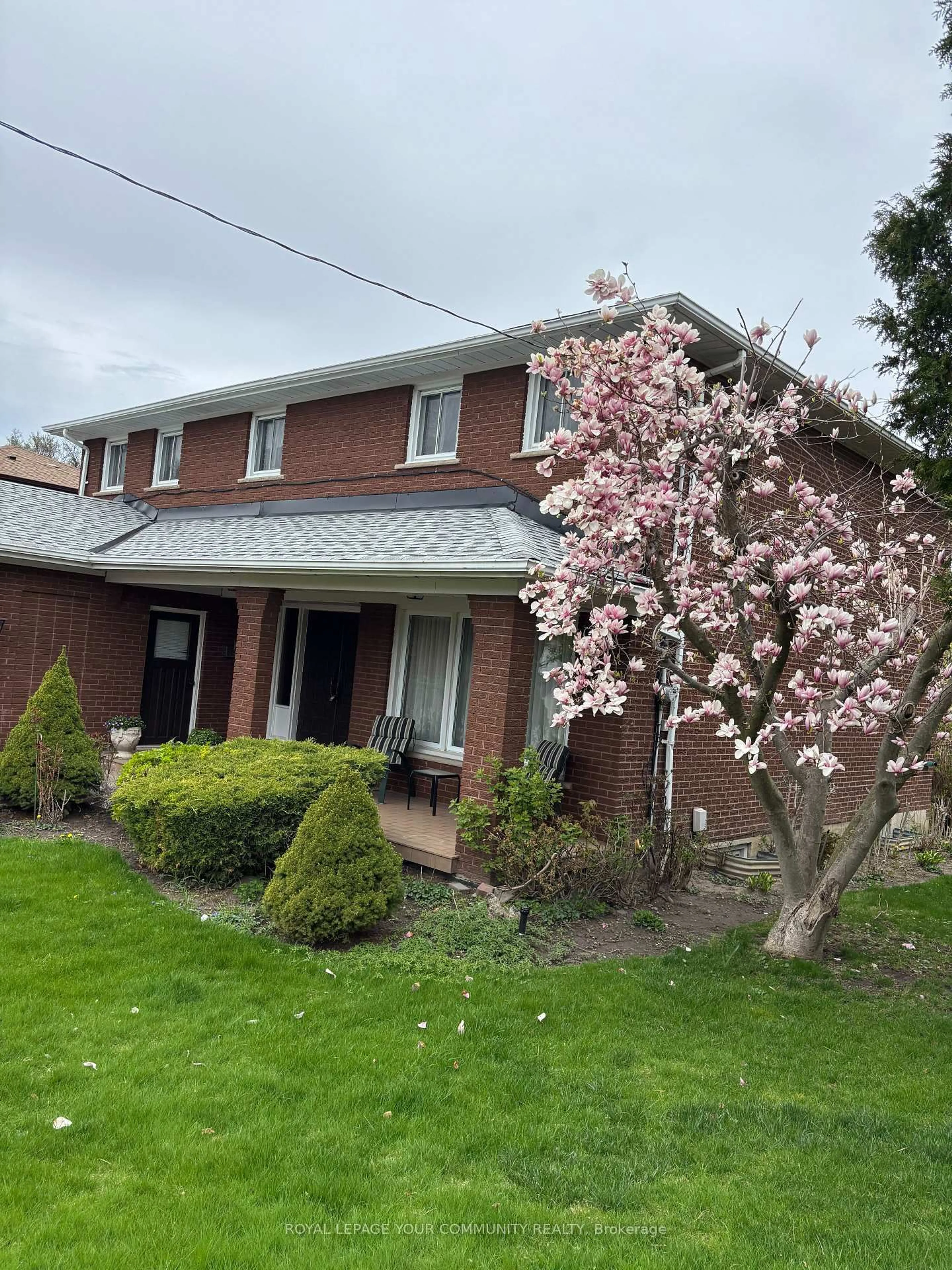 Home with brick exterior material, street for 21 Disan Crt, Toronto Ontario M9V 4A5