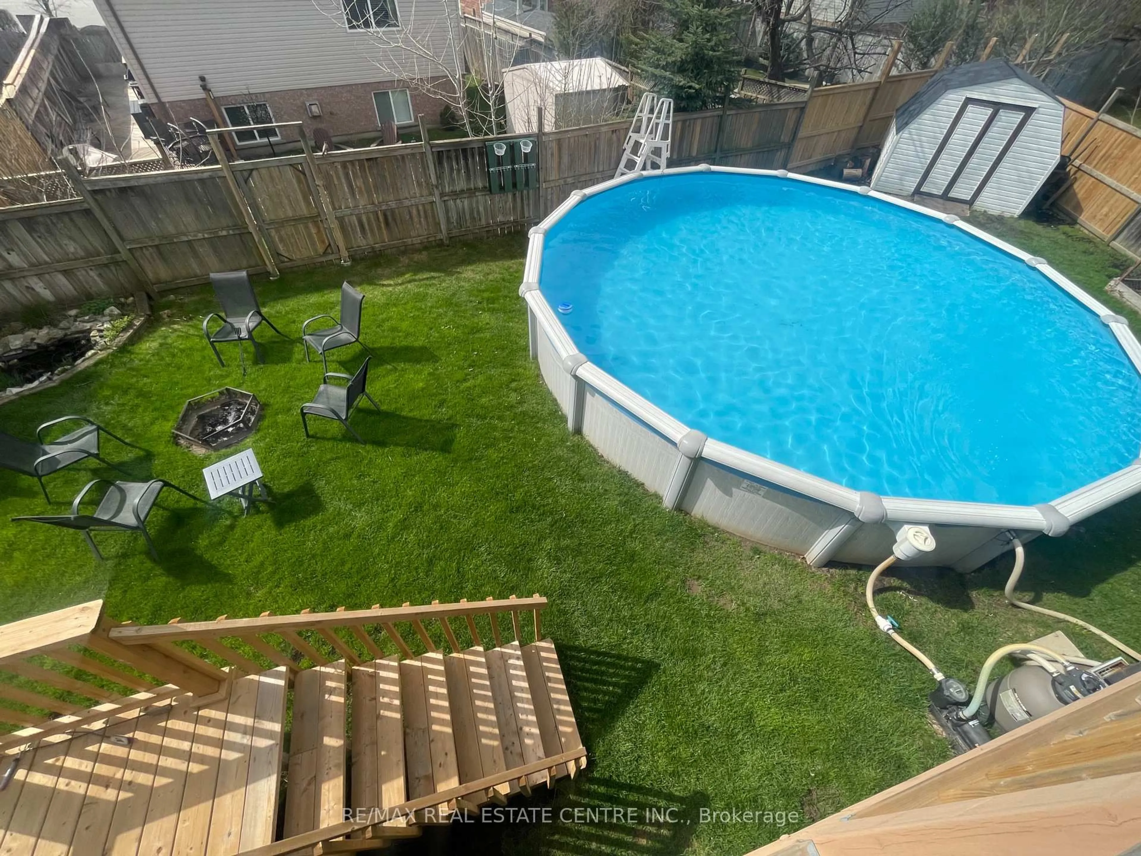 Pool for 93 Biscayne Cres, Orangeville Ontario L9W 5E5