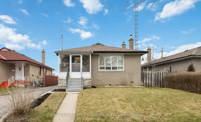 Primary image of 3 Harefield Dr