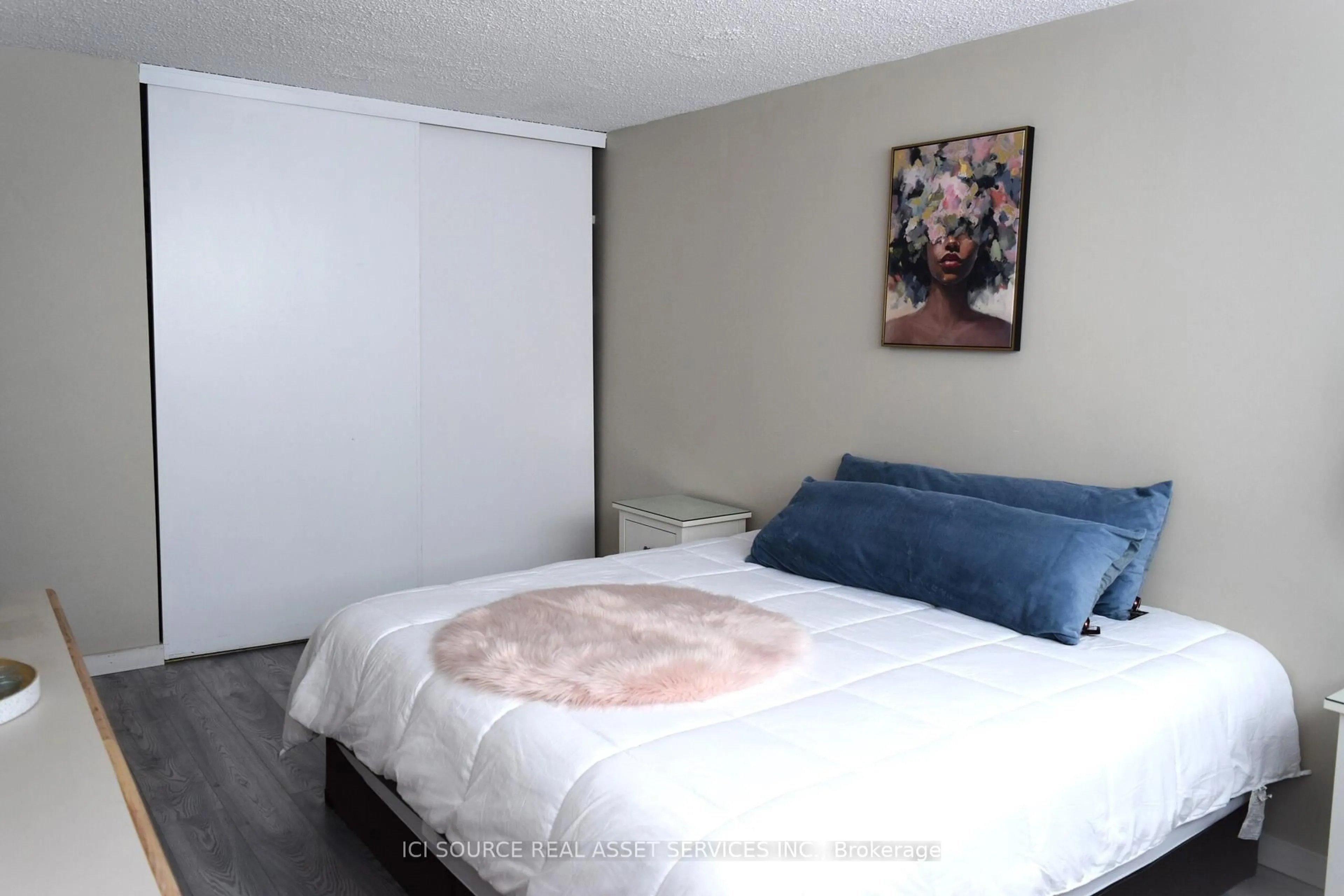 Bedroom with bed, unknown for 212 Kerr St #601, Oakville Ontario L6K 3B1
