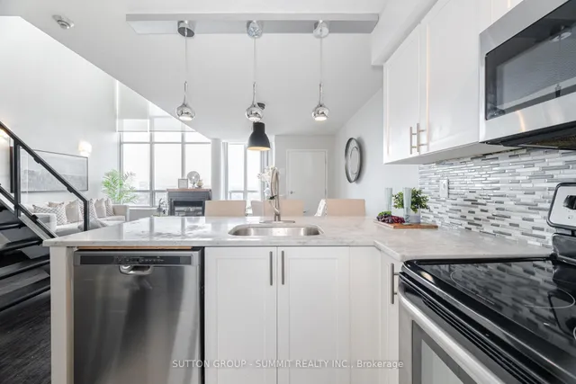 Additional property image - 250 MANITOBA St Unit 709