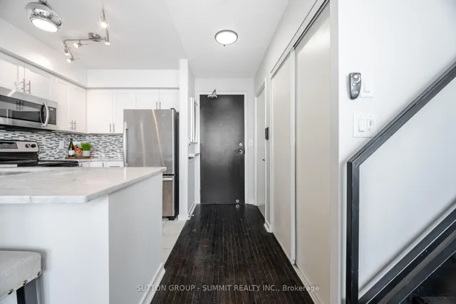 Additional property image - 250 MANITOBA St Unit 709