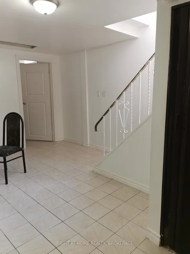 Additional property image - 3708 Woodruff Cres