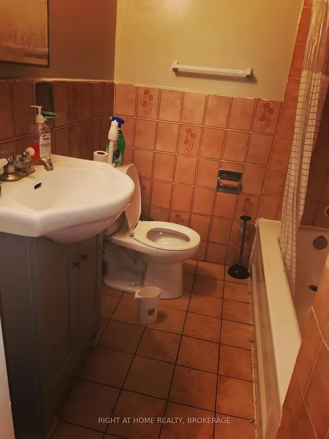 Additional property image - 3708 Woodruff Cres