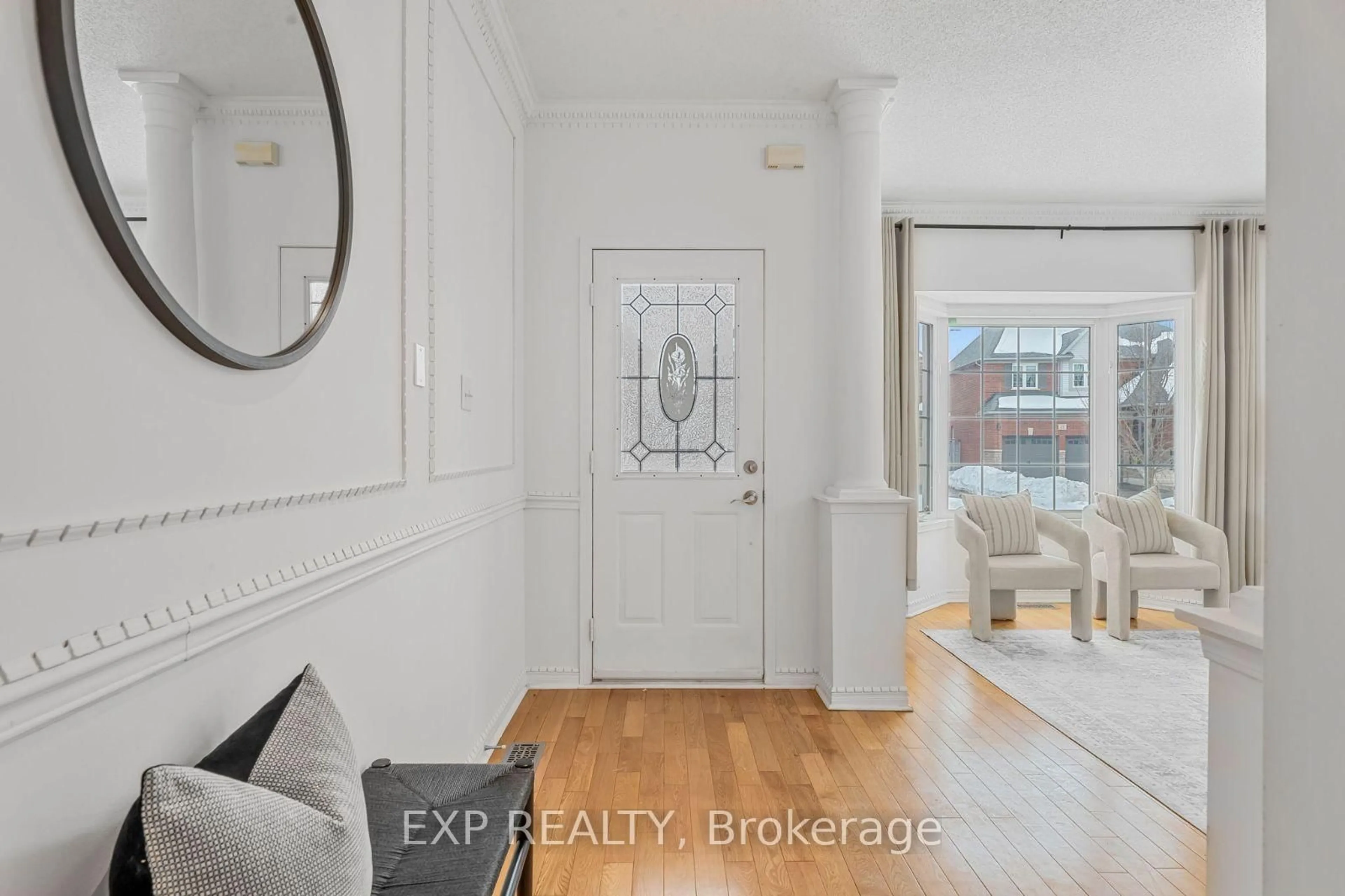 Indoor entryway for 20 Willoughby Way, Halton Hills Ontario L7G 6C4