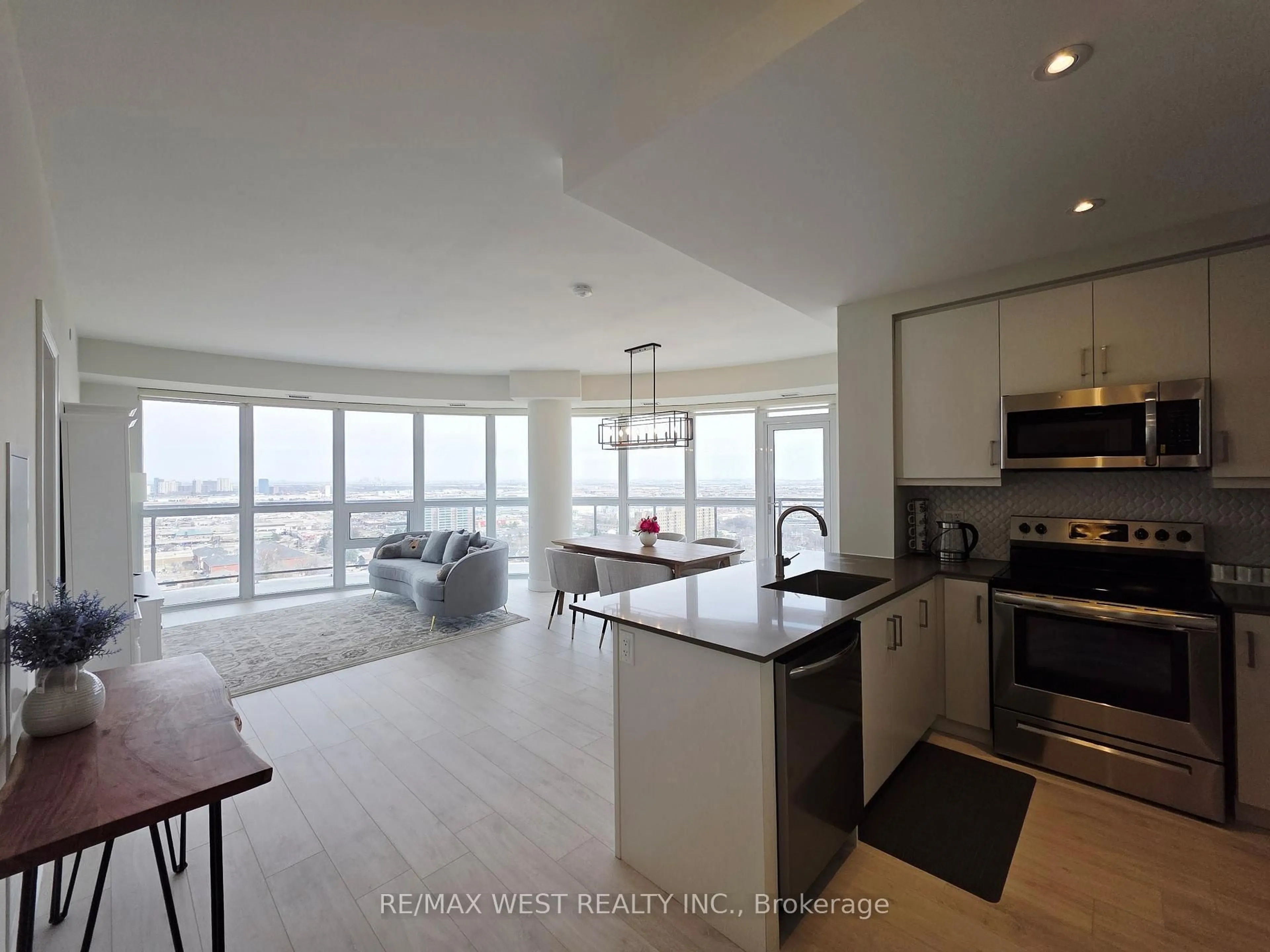 Open concept kitchen, unknown for 15 Lynch St #2003, Brampton Ontario L6W 0C7