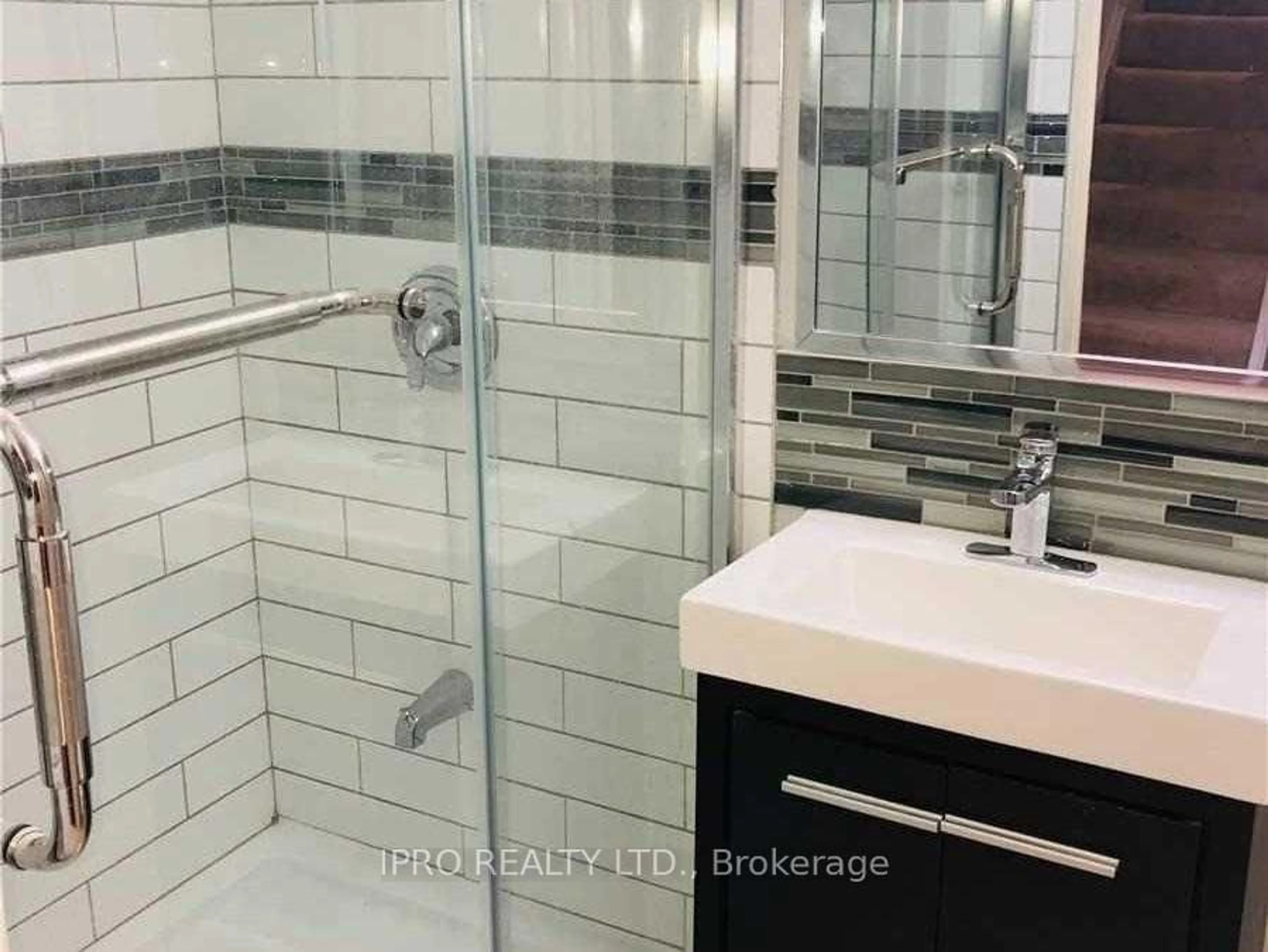 Contemporary bathroom, ceramic/tile floor for 424 Jay Cres, Orangeville Ontario L9W 4Z2