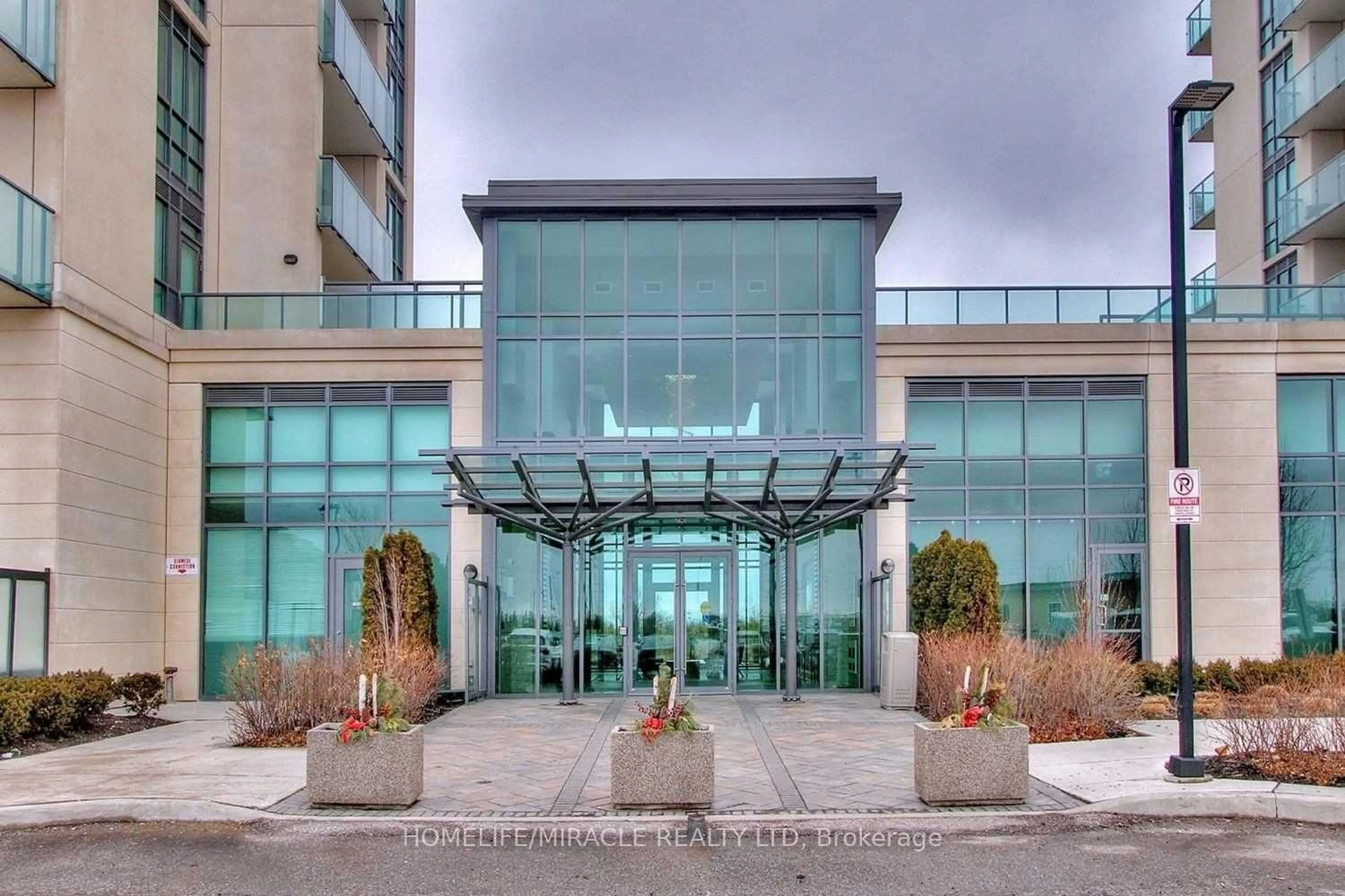 Indoor foyer for 45 Yorkland Blvd #209, Brampton Ontario L6P 4B4