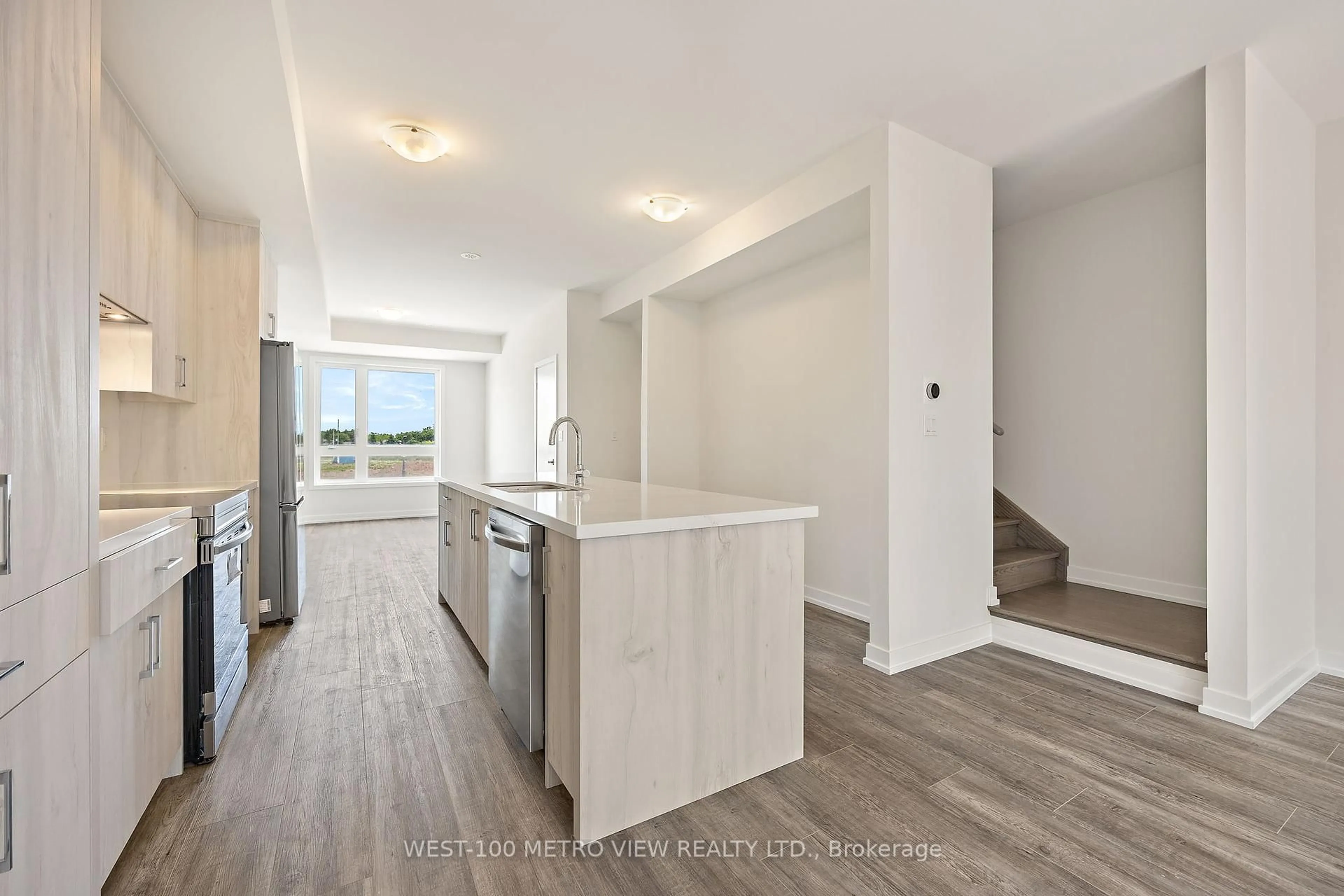 Open concept kitchen, unknown for 1353 Shevchenko Blvd, Oakville Ontario L6M 5R4