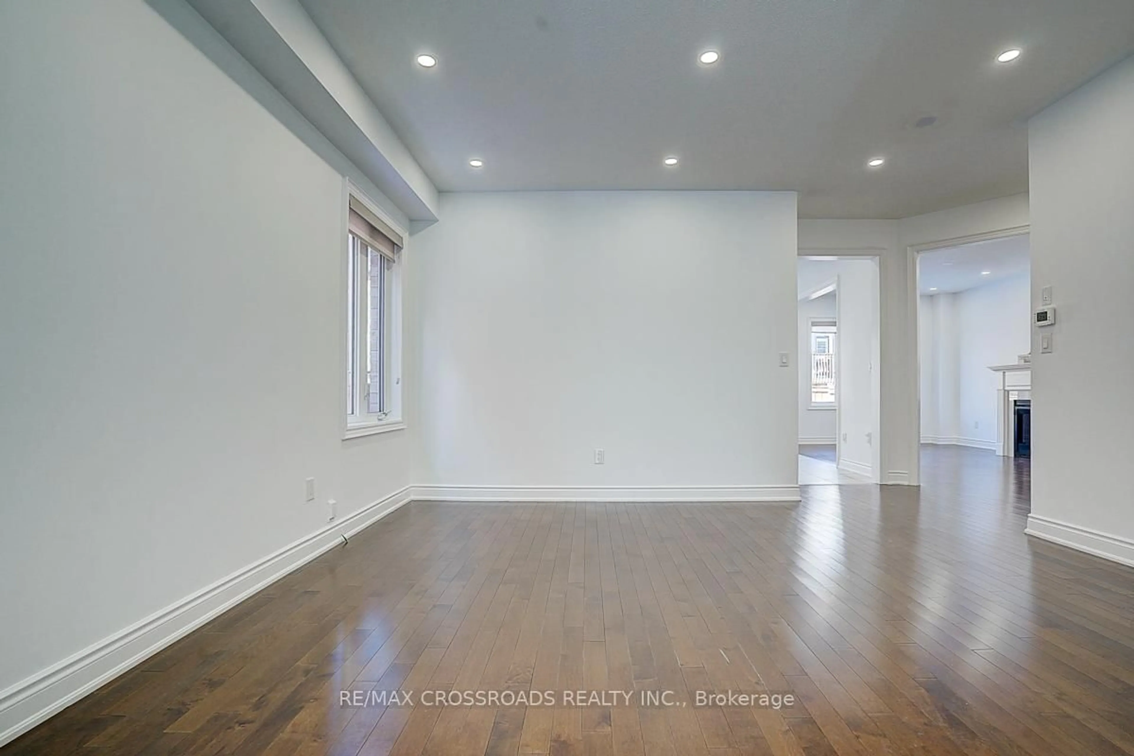 A pic of a room for 423 Grindstone Tr, Oakville Ontario L6H 0S1
