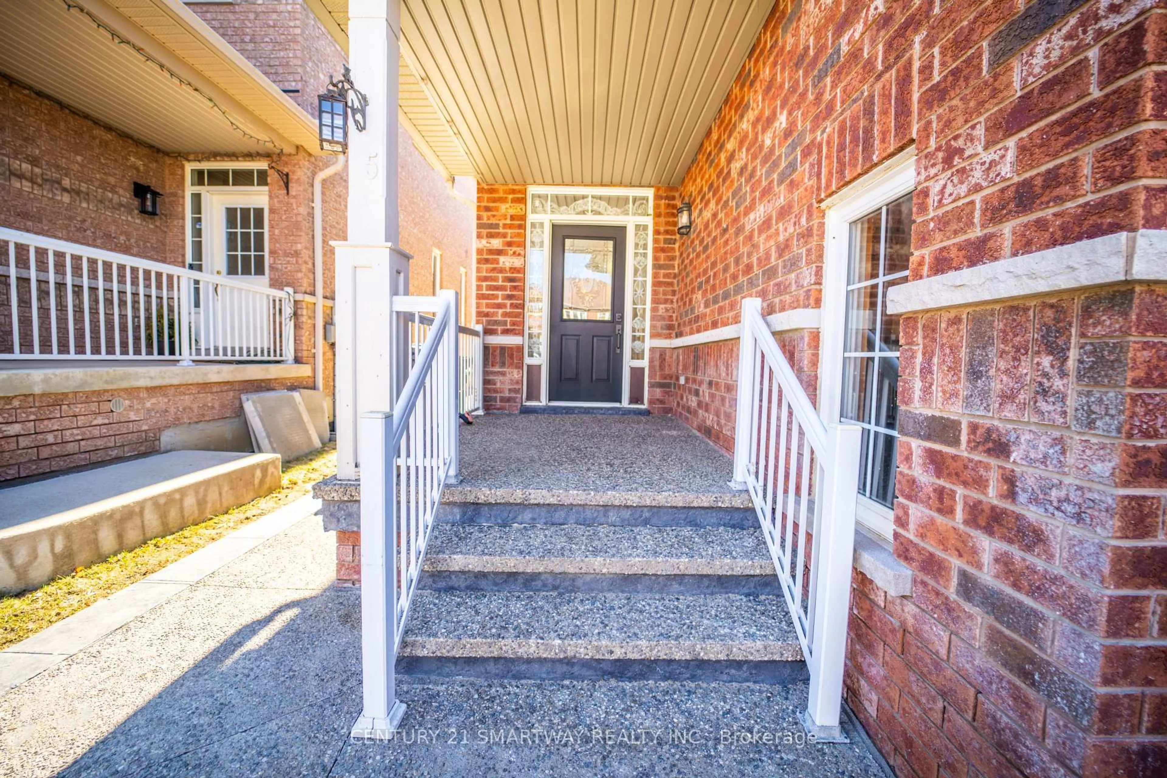 Unknown for 5 Rocky Point Cres, Brampton Ontario L6V 4S8
