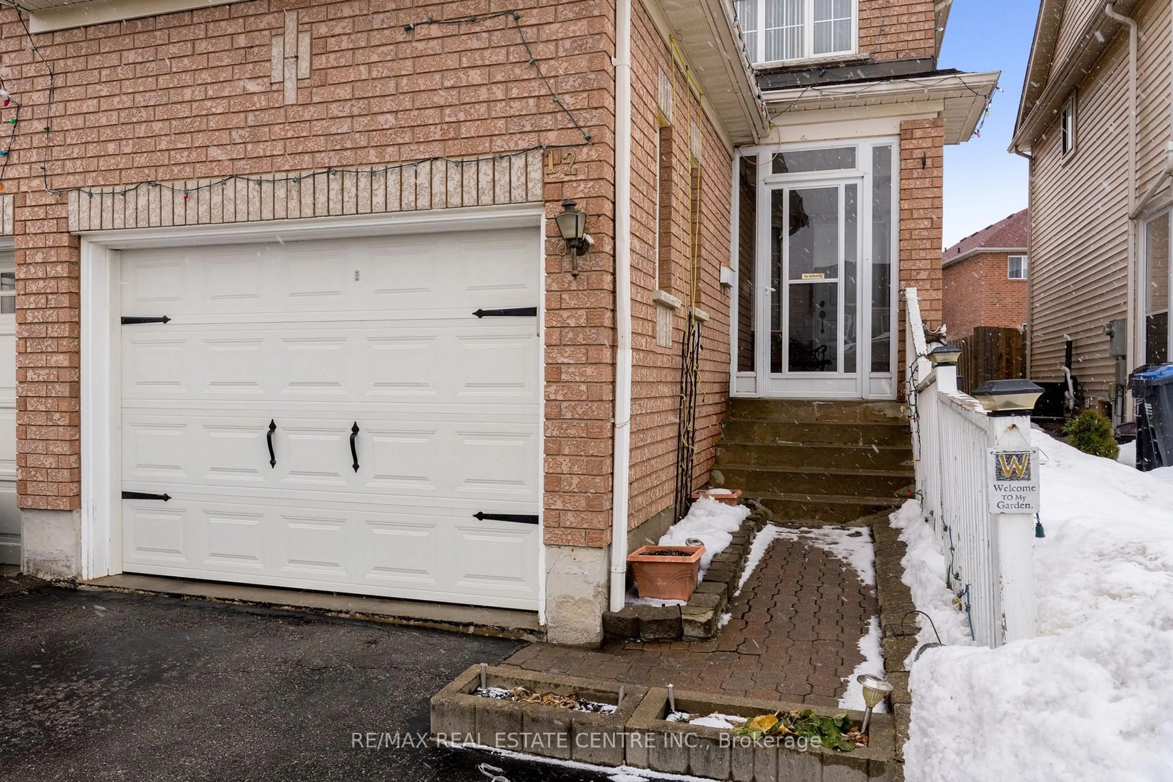 Unknown for 12 Tiller Tr, Brampton Ontario L6X 4R2