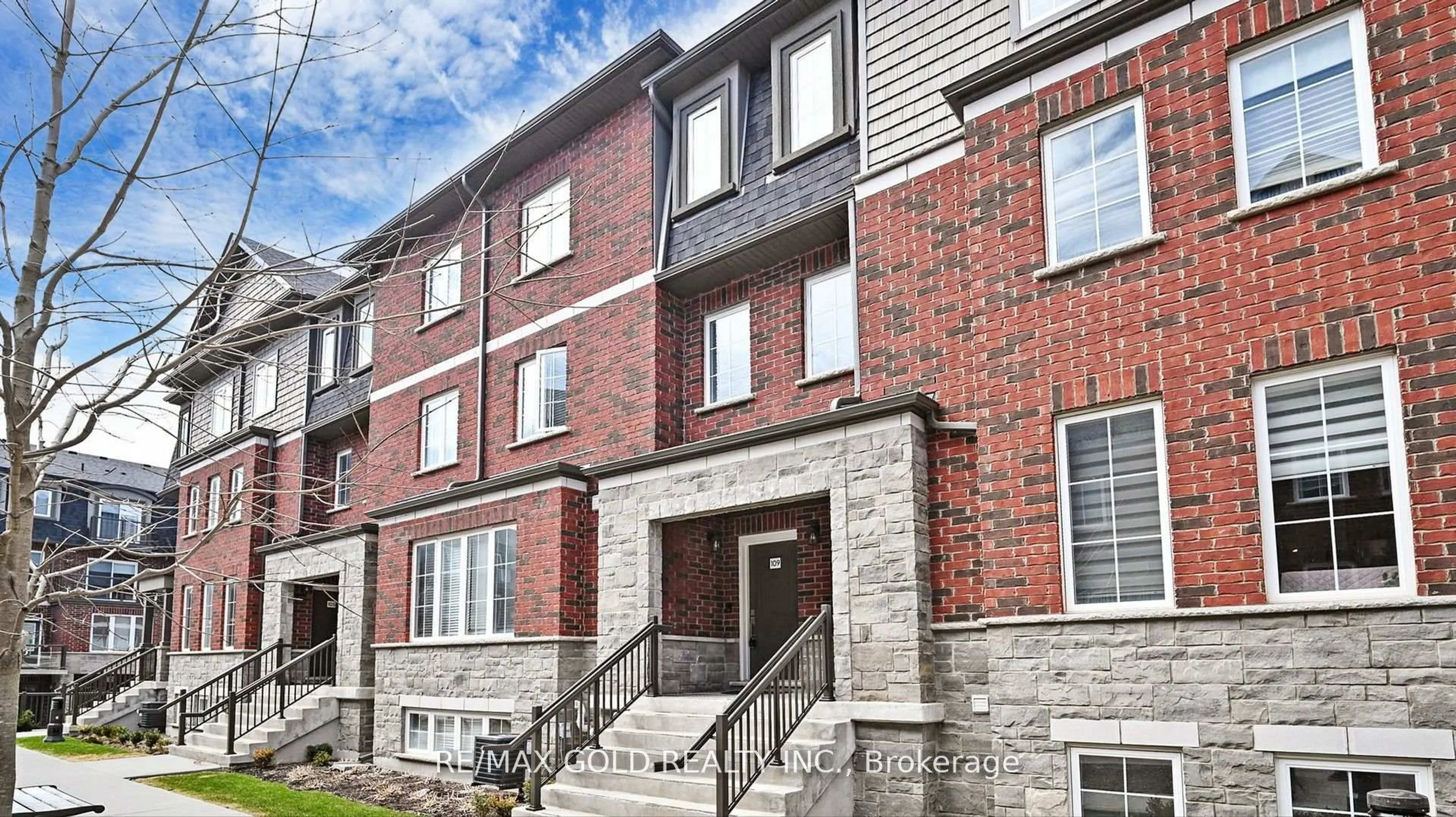 Home with brick exterior material, street for 445 Ontario St #109, Milton Ontario L9T 9K3