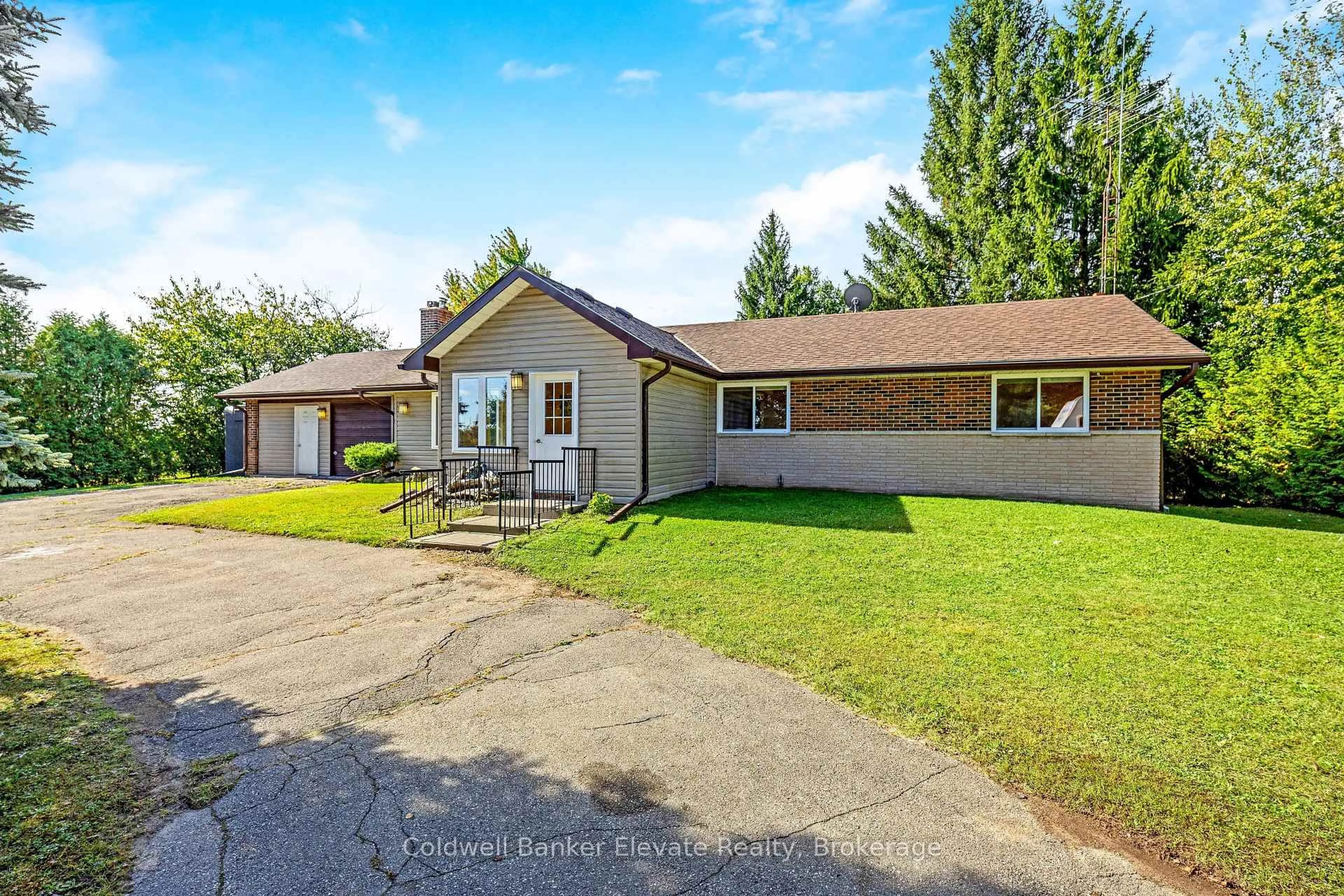A pic from outside/outdoor area/front of a property/back of a property/a pic from drone, unknown for 14360 Sixth Line, Halton Hills Ontario L0P 1H0