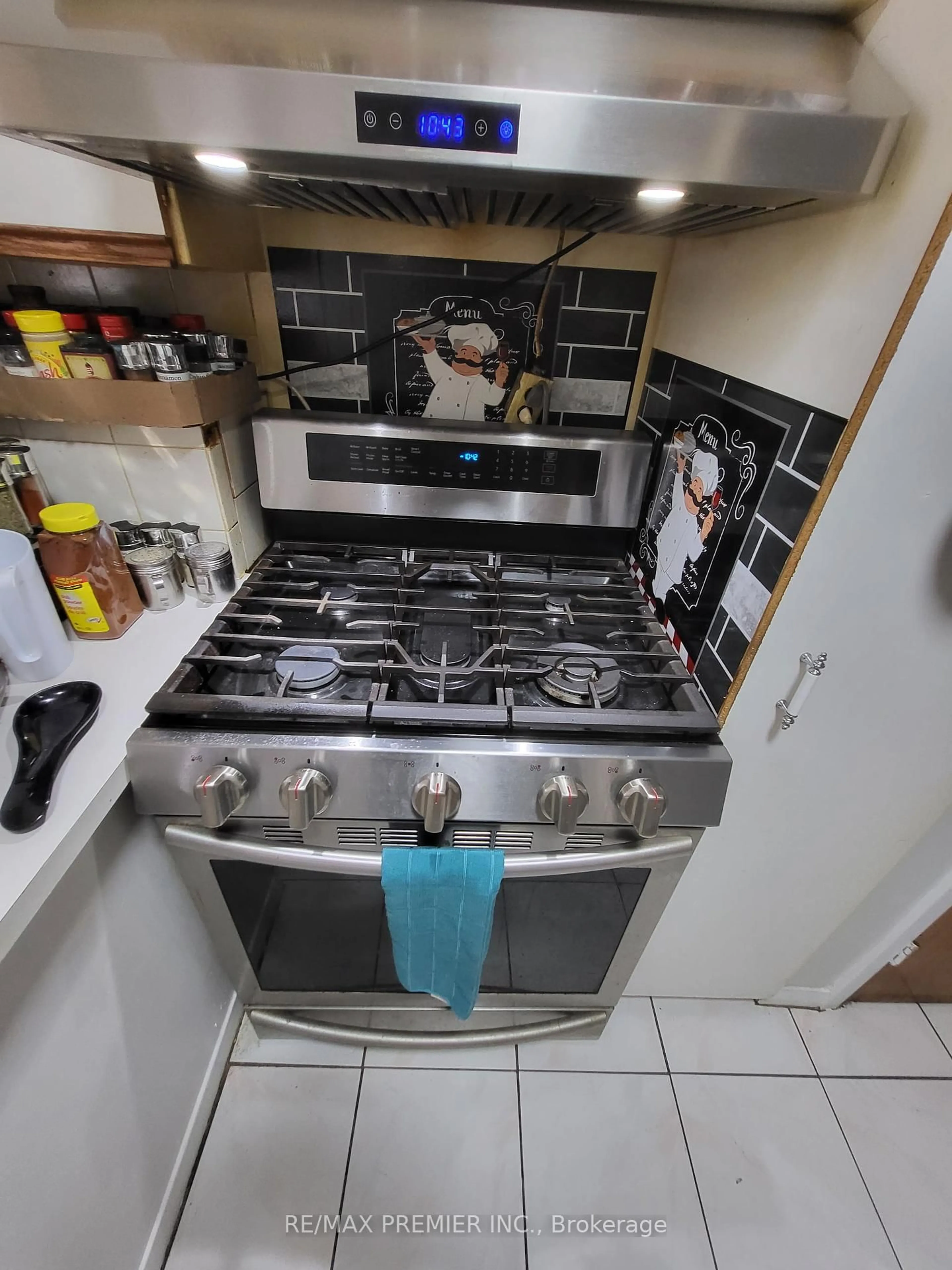 Standard kitchen, ceramic/tile floor for 53 Rosefair Cres, Toronto Ontario M9W 3B1