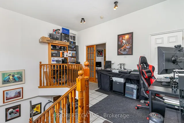 Additional property image - 1126 Dovercourt Rd