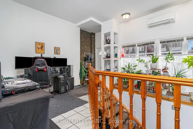 Additional property image - 1126 Dovercourt Rd