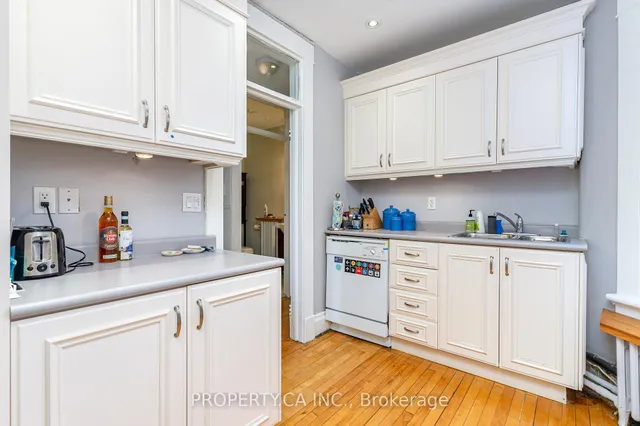 Additional property image - 1126 Dovercourt Rd